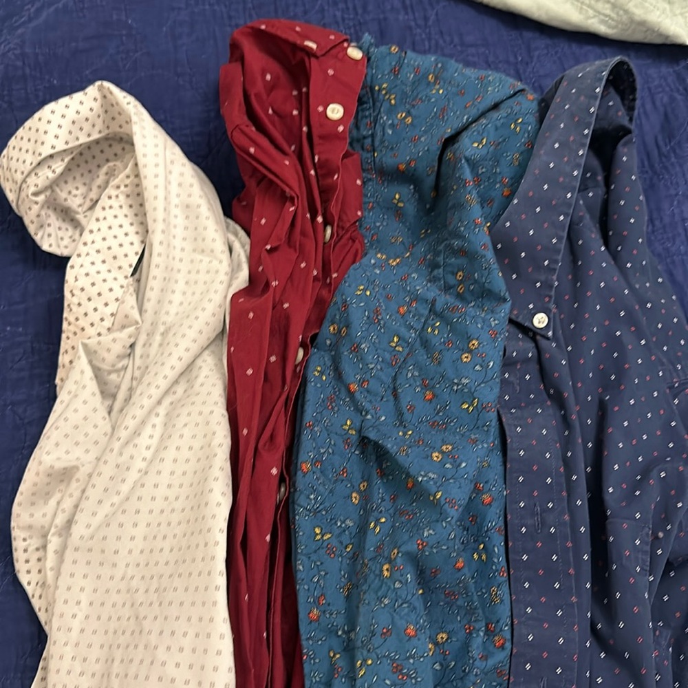 4 large men’s button down shirts